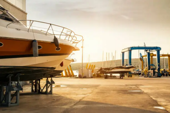 港口守護者與極速先鋒：珠海獅子洋遊艇