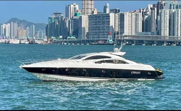 2007 64ft 英國運動豪華遊艇 Sunseeker Predator 62