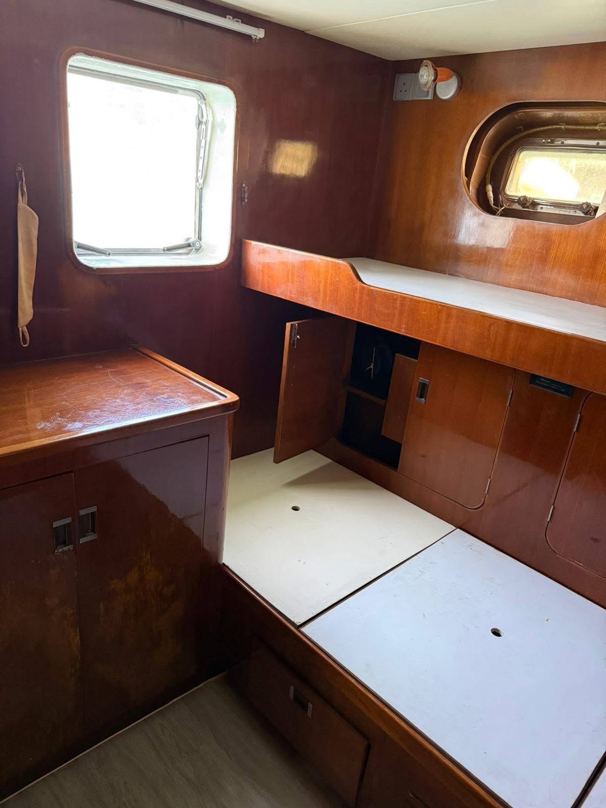 c1da1a051eaa58939d407bdef32d0573