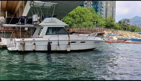 1990 classic 33-ft American yach